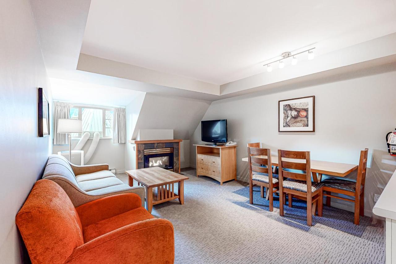 Whistler Peak Lodge *